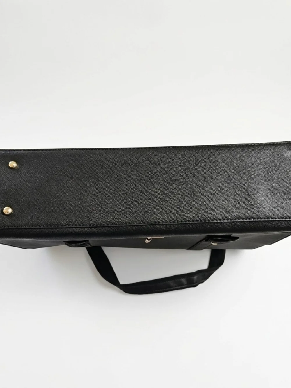EaseGave Saffiano Leather 15.6